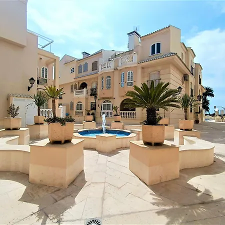 Amazing Penthouse On The Beach, Sea Views, Wifi, Airconditioning And Parking Apartment *